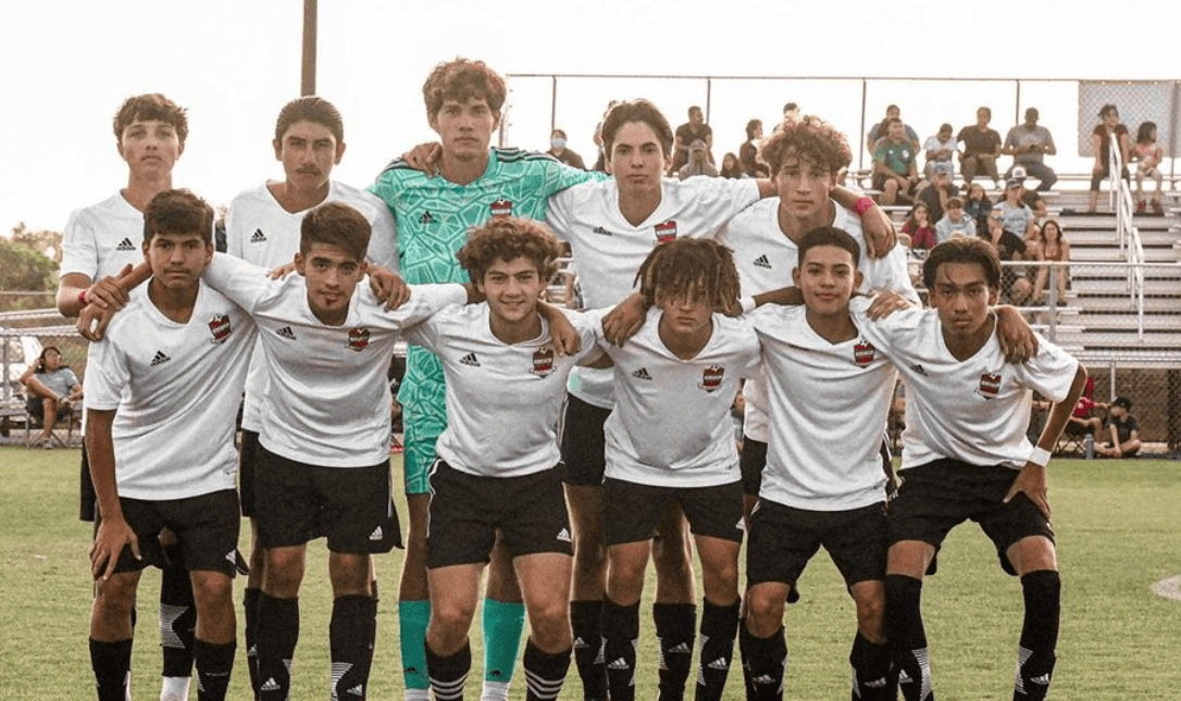 九游体育-加时末段波特兰开拓者迎来里程碑：德甲节点到来，悬念犹存，身体对抗强度拉满