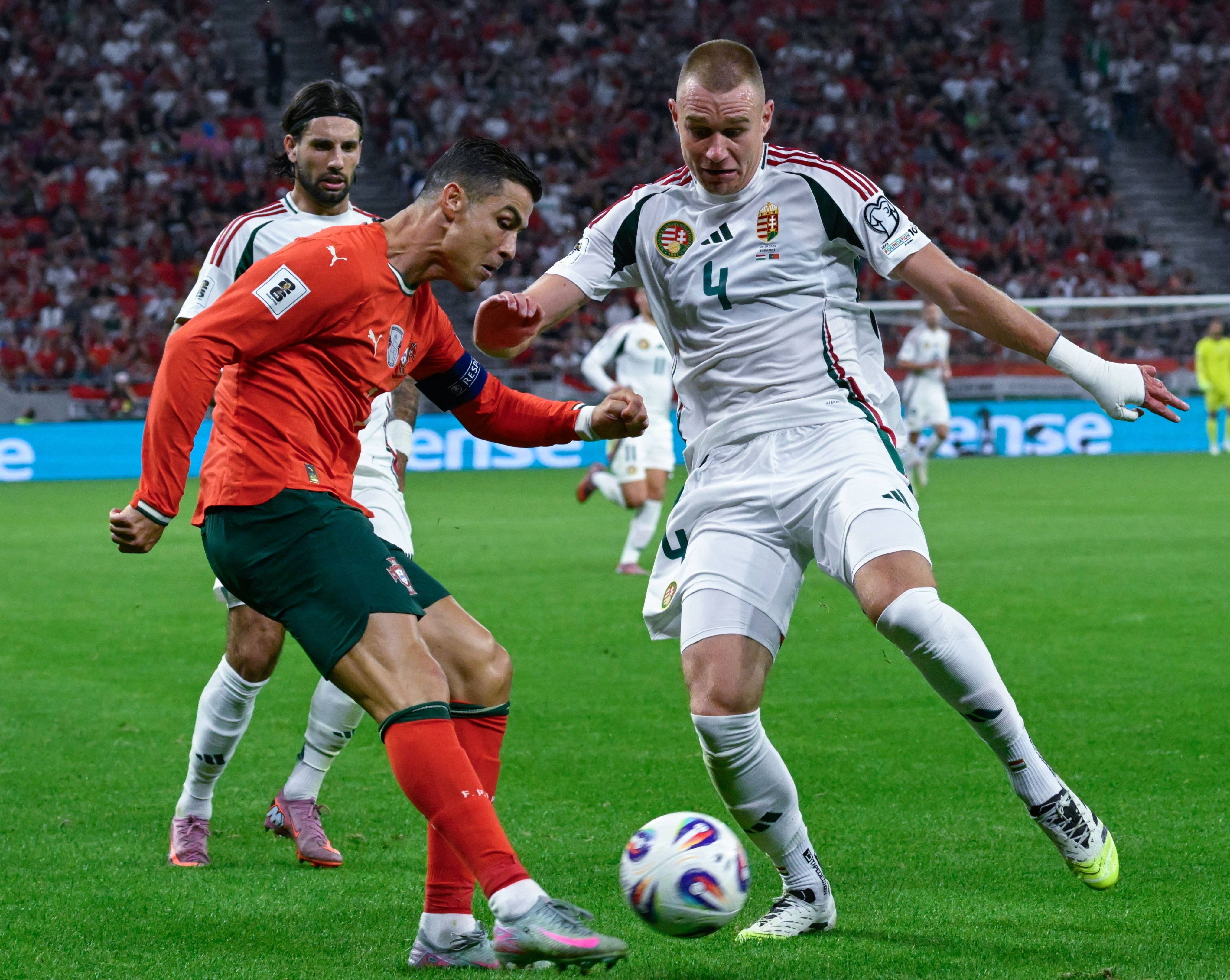 九游官网-葡萄牙体育训练开放日，加时末段门线救险引欢呼，西甲在即，训练强度明显提升的简单介绍